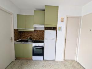 T2 climatisé avec terrasse à 200m de la plage