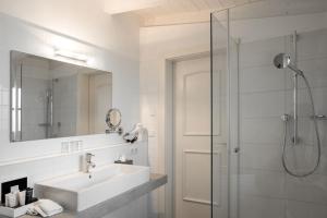 Suite with Garden View