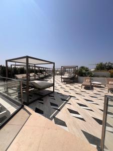 Corner 1 Bed Apart in Mercury Suites with Rooftop Pool Seasonal