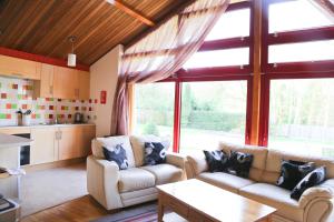 Surlingham Lodge Two Adjacent Cottages Sleeping 8