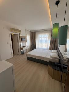 Standard Double or Twin Room room in Amphora Hotel