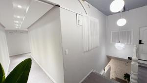 10 seconds to the subway station, 15 minutes to Gangnam, 20 minutes to Jamsil, 3 bedrooms, 2 bathrooms