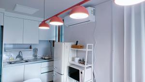 10 seconds to the subway station, 15 minutes to Gangnam, 20 minutes to Jamsil, 3 bedrooms, 2 bathrooms