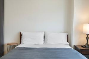 Private Suite with 1 queen and 1 twin bed close to Hwy 51 and MayoClinic in Phoenix, Arizona