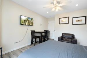 Private Suite with 1 queen and 1 twin bed close to Hwy 51 and MayoClinic in Phoenix, Arizona