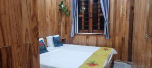 Nhà Waratah Homestay and Restaurant