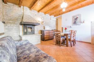 Villa Roži, a charming renovated Istrian house with pool