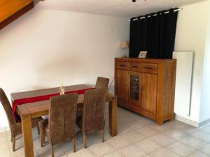 Maisons de vacances Maison proche Auray, Carnac, Quiberon et littoral : photos des chambres