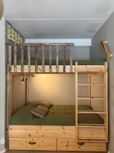 Ski-in Vuosselin Helmi C11 - 2x hissiliput