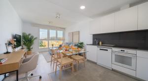 XPCE URBAN 19 MALAGA SKYLINE-Parking Free