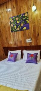 Nhà Waratah Homestay and Restaurant