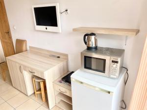 #1 Seaside Studios with Bathroom by Swell