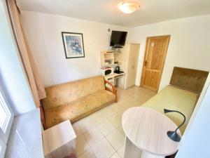 #1 Seaside Studios with Bathroom by Swell