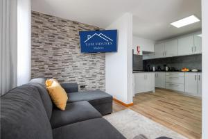 Carmelita House 1
