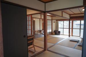 오카야마 Remote Island MUJI Style Oceanfront Sauna Art injima naosima setouchi Private lodging 3성급 숙소 스위트룸