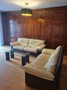 Appartements T2, balcon, centre et lac, garage, 73m2, calme chic : photos des chambres