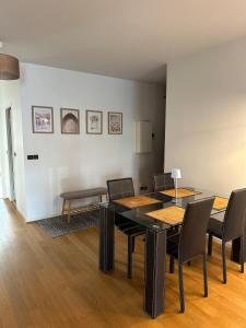 Appartements T2, balcon, centre et lac, garage, 73m2, calme chic : photos des chambres