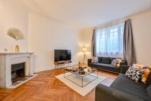 Elegant appartement 3 chambres, 3 salles de bain- Double séjour- Paris 16e- Calme et standing