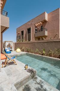 Villa Secret Oasis - 4 BR Rooftop, Pool&AC - Up to 10 guests