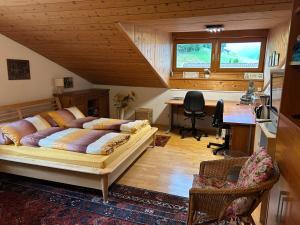 Bijou Homestay II - Mansarde Room w Mountain View