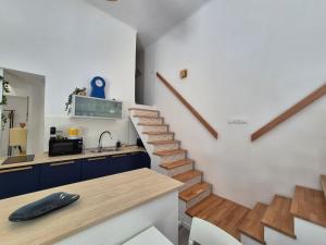 Edens Golden Gallery Loft