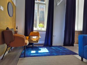 Edens Golden Gallery Loft