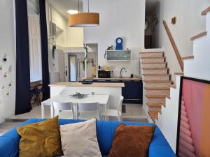 Edens Golden Gallery Loft