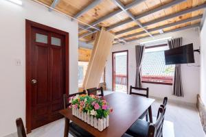 Biệt thự gỗ ven biển - Phương loan Villa