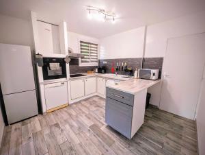 Le Gîte dEntressen Piscine Jeux & Pétanque Istres Miramas