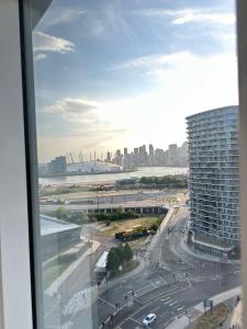 High Rise En-suite Room With Gym And Free Parking in Royal Docks Excel E16 London