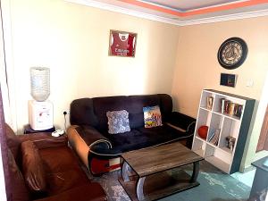 1BR Retreat w Balcony and Desk