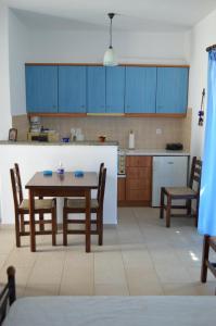 Karyatides Houses