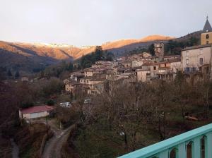 Maisons de vacances Entre ciel et montagne : Maison 2 Chambres