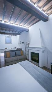 MontepulcianoLettings House