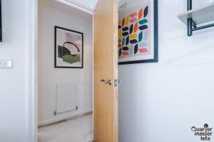 3 Bedroom House with Parking that Sleeps 6