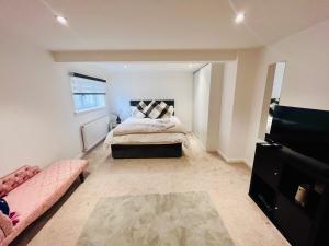 Unique Modern Studio Apartment