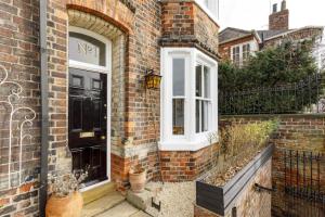 4 bed town house with views of Clifford & River Ouse