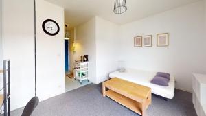 Bastion - Studio center with elevator