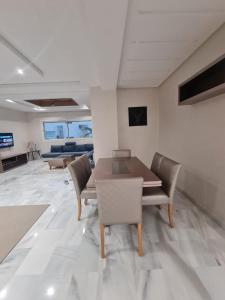 family apartment per day