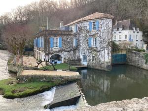 Appartements Echoppe Ancienne Boutique de cordonnier avec jardin prive : photos des chambres