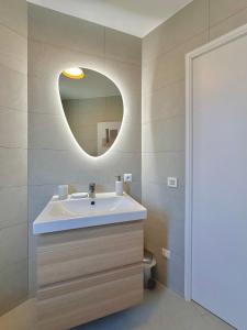 Appartements Theoule - Refait a neuf - 6 personnes - Parking - Clim : photos des chambres