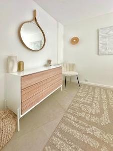 Appartements Theoule - Refait a neuf - 6 personnes - Parking - Clim : photos des chambres