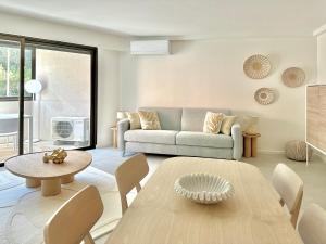 Théoule - Refait à neuf - 6 personnes - Parking - Clim