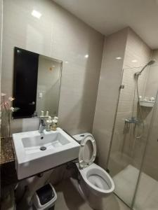 Classy Condotel Across NAIA Terminal 3