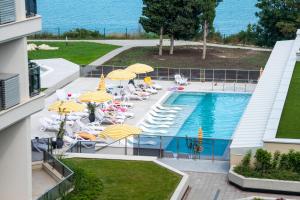 Skyline 11 Apartment - Sea Views & Serenity by the Coast