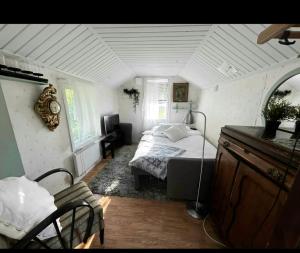 Roslagen sjötomt ,gårdshus på större gård