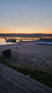 Roslagen sjötomt ,gårdshus på större gård