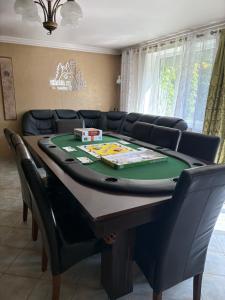 Chata Stołowa - Game Room - Bilard, SimRacing, Arcade