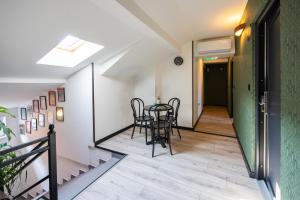 Hoppy rooms - Self Check ln