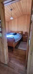 Beautiful Cabin near Radium Hot Springs with private hot tub